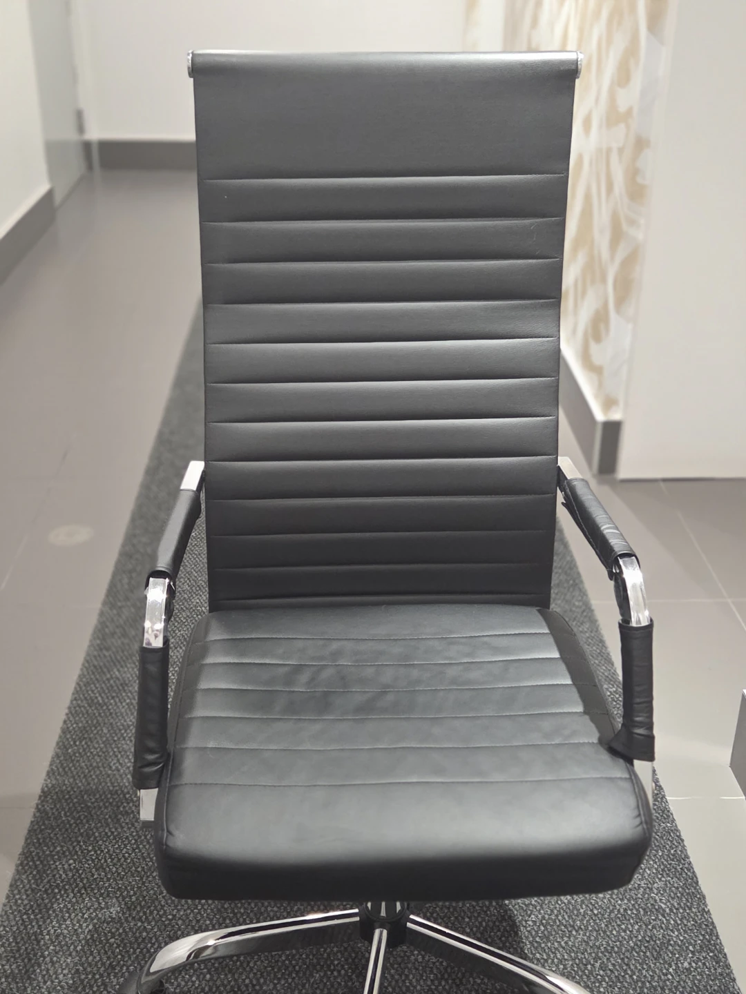 Black Ribbed Office Chair