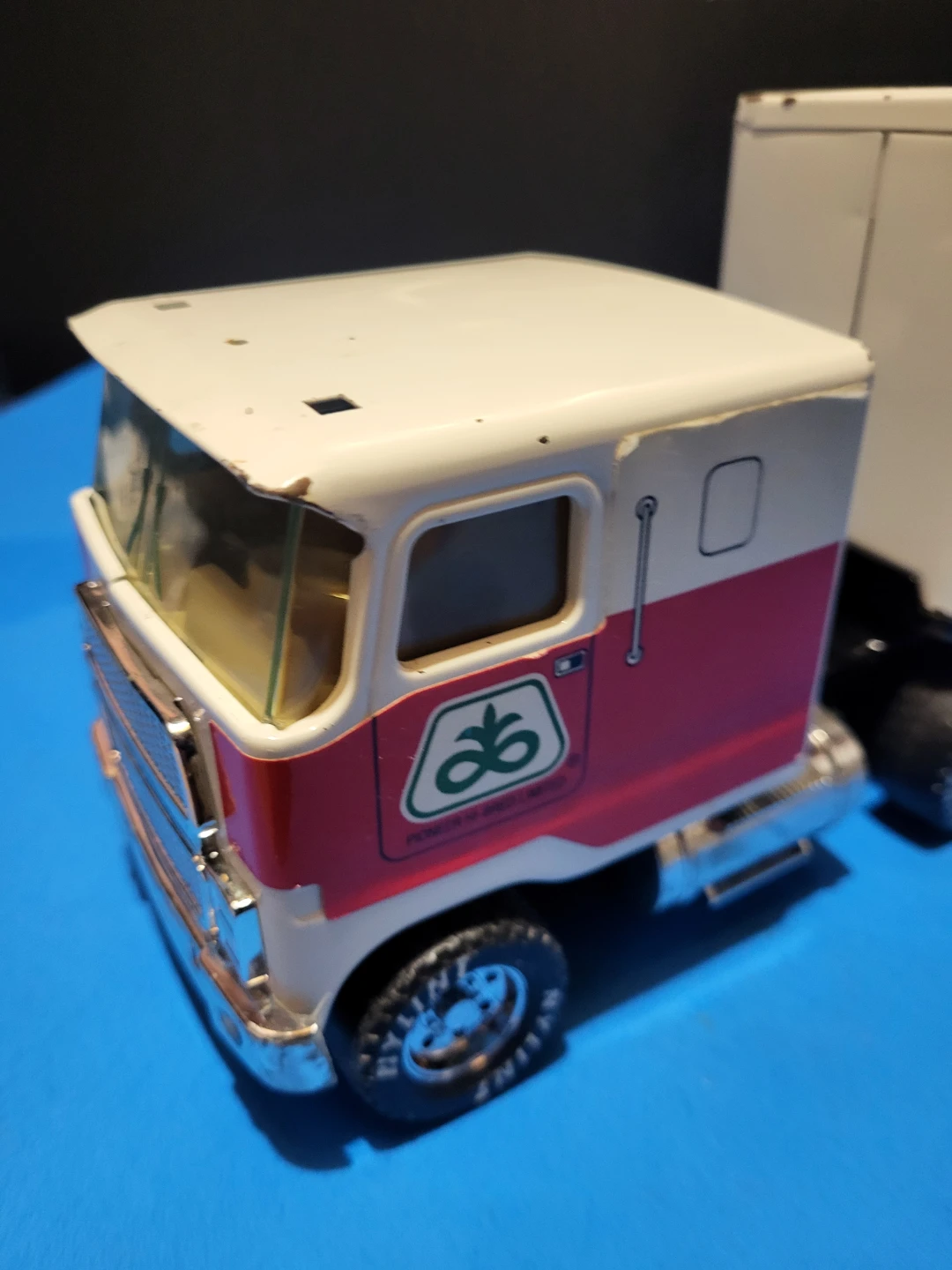 Vintage Nylint Metal Pioneer Semi Truck Toy - photo 2