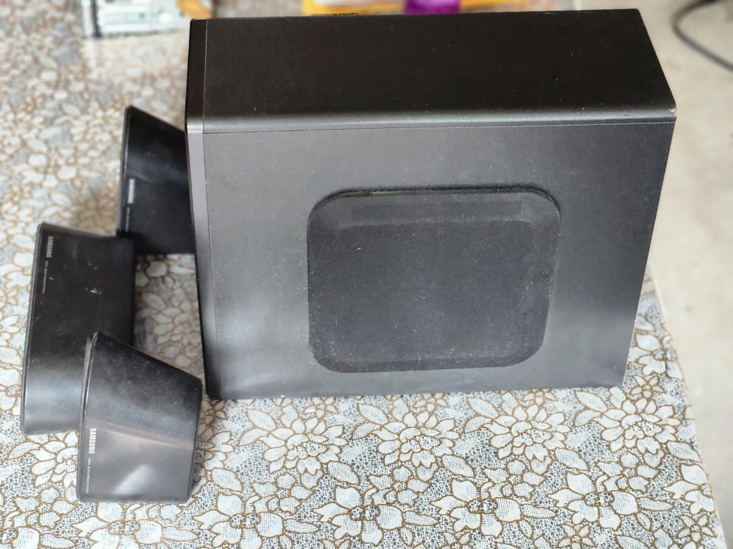 Philips Home Cinema Speaker Set - photo 4