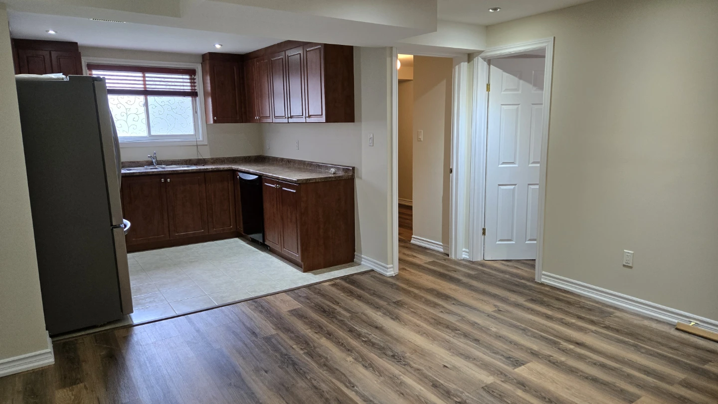 Decent basement for rent scarbororough - photo 3