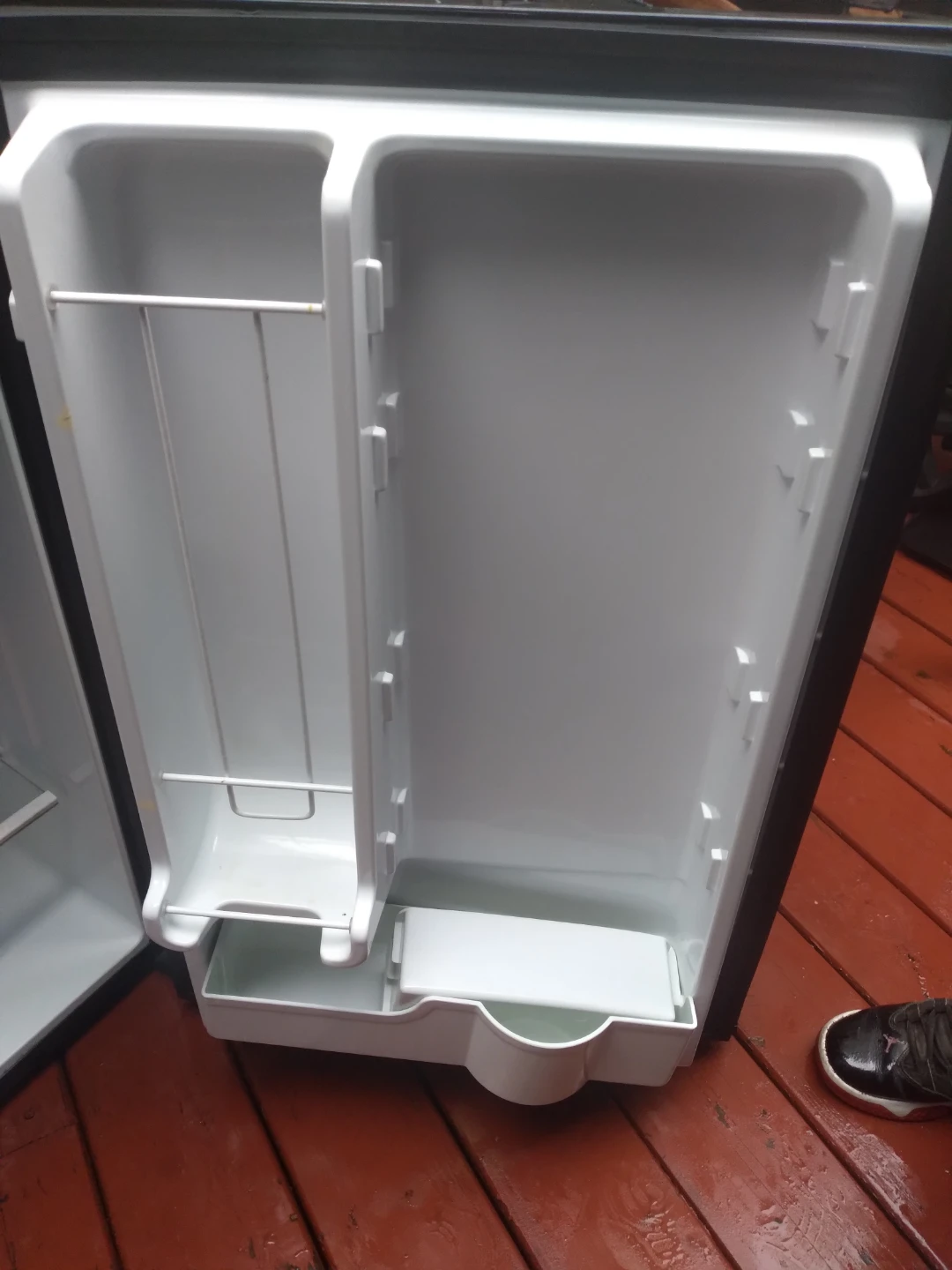 Danby Black Compact Refrigerator - photo 4