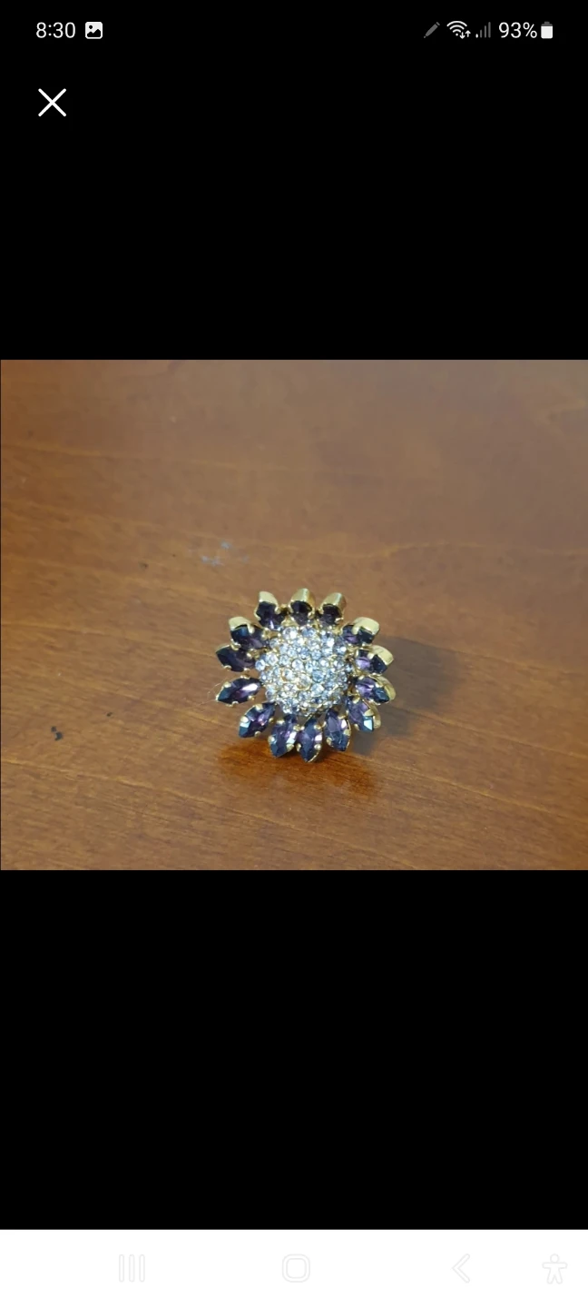 Purple and clear crystal flower ring🏈