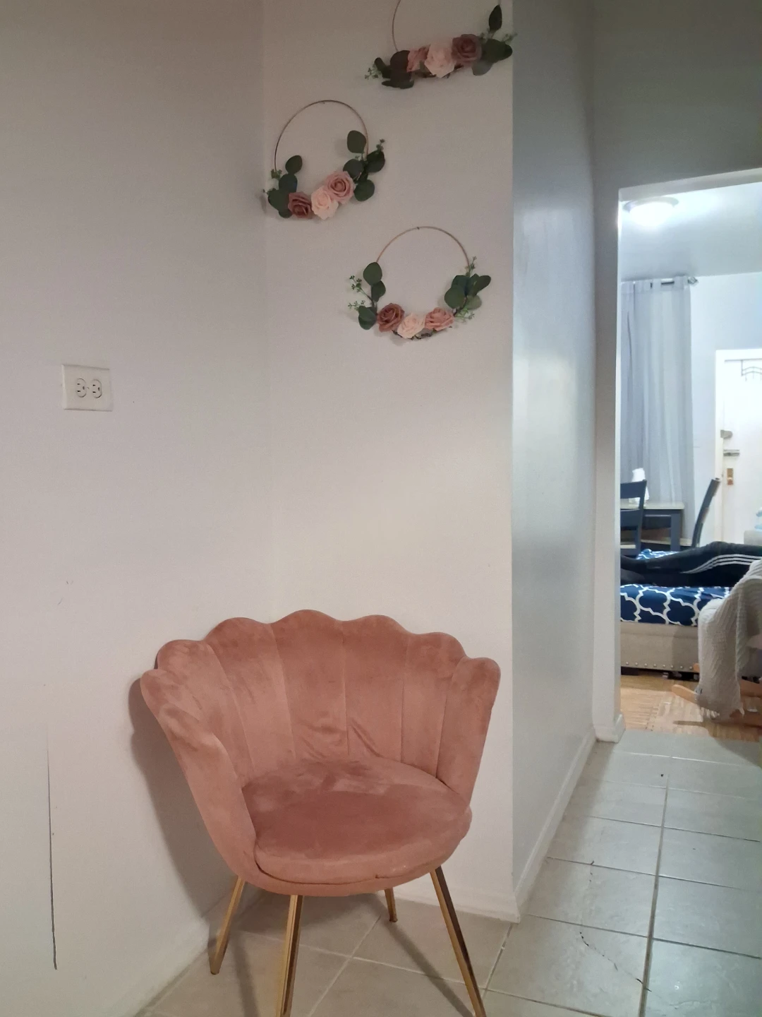 Pink Scalloped Upholstered Accent Chair - photo 2
