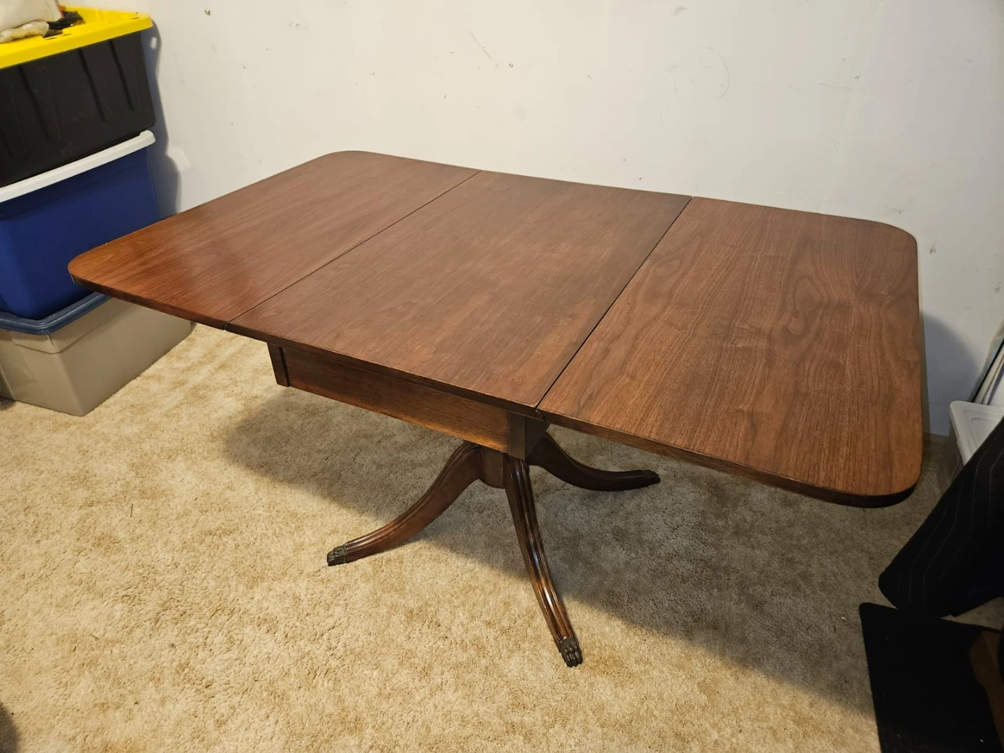 Drop leaf dining table🏈