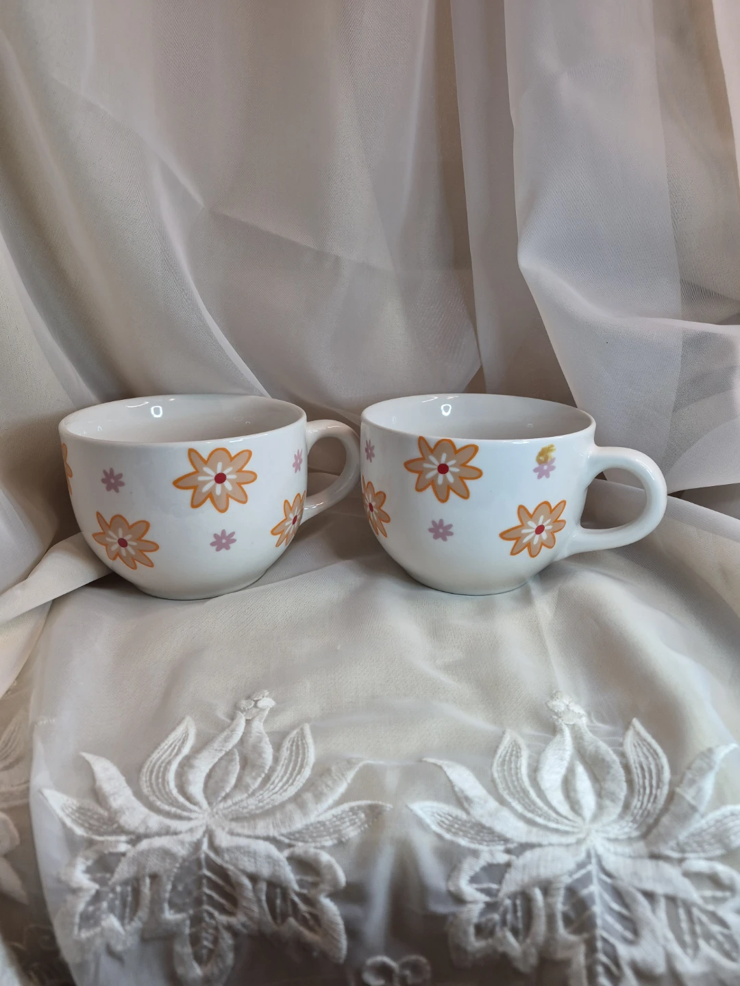 Pair of Large Soup etc. Ceramic Bowls - photo 2