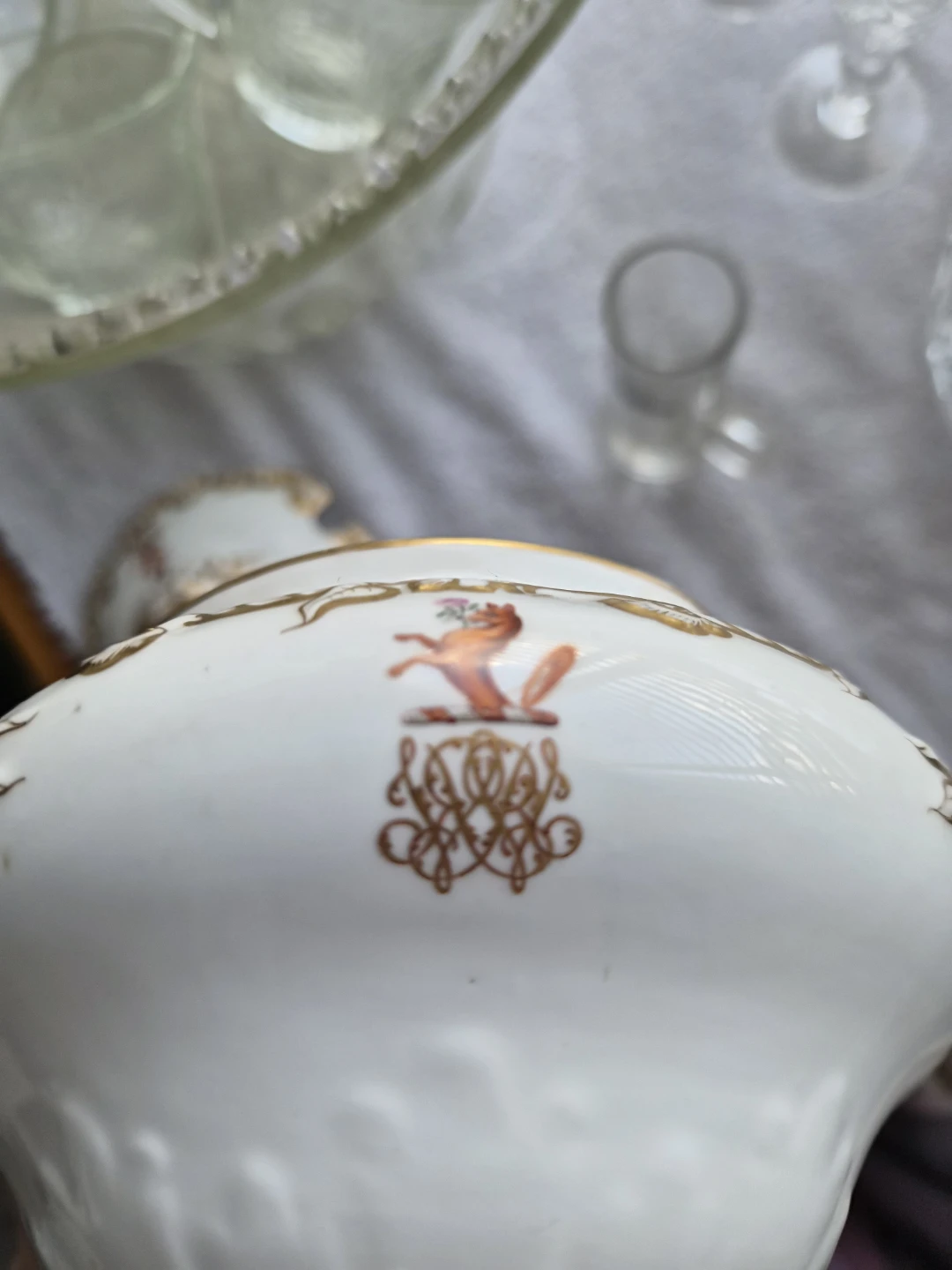 Vintage Porcelain Lidded Sugar Bowl - photo 3