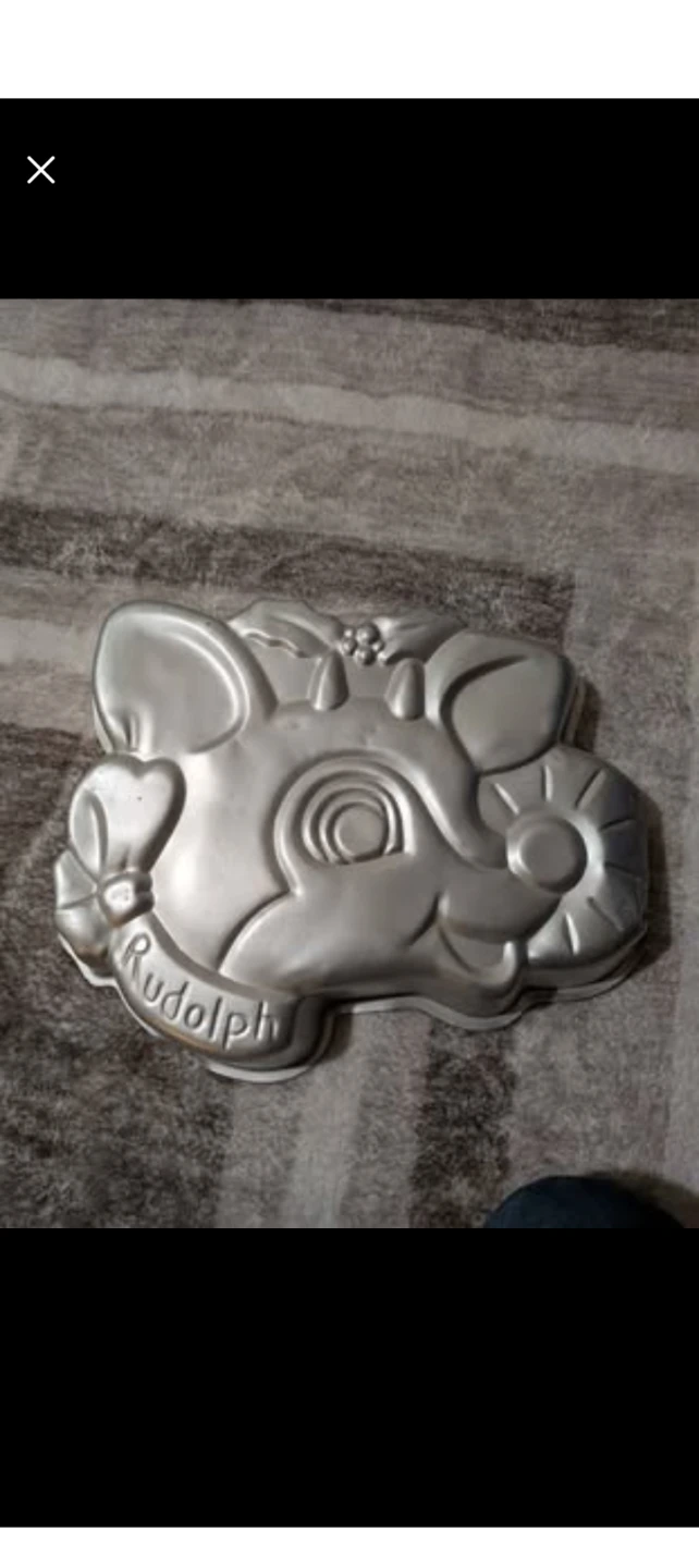 Wilton Rudolph the Red-Nosed Reindeer Cake Pan - photo 3