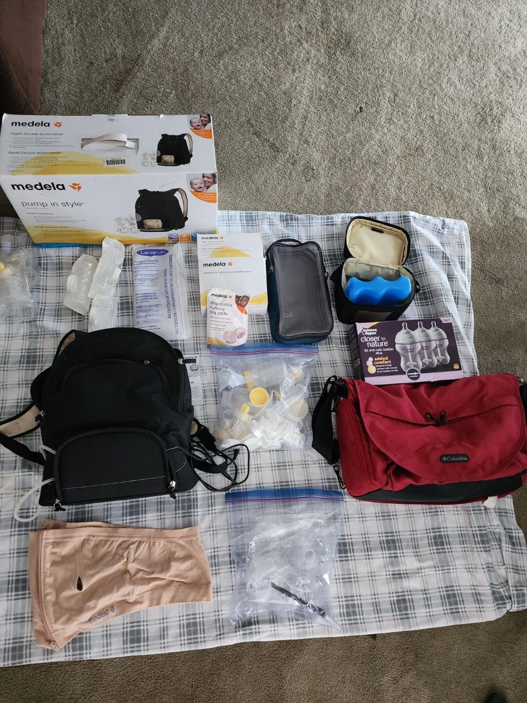 Medela Pump in Style Breast Pump Bundle & Tommee Tippee Set