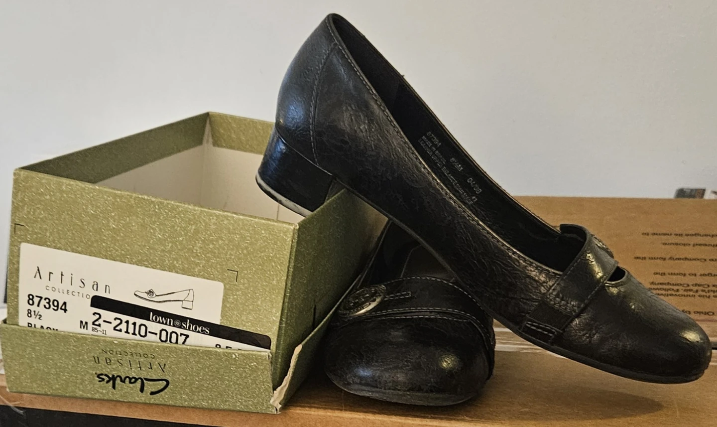 Clarks Artisan Collection Black Heels Size 8.5
