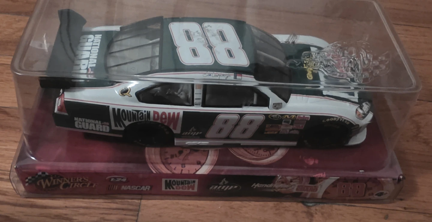 Dale Earnhardt Jr. #88 Mountain Dew NASCAR Race Car 1:24 Scale - photo 4