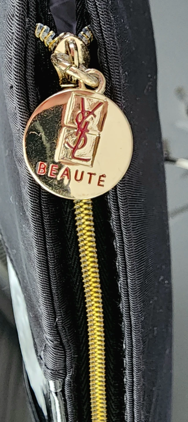 Yves Saint Laurent Beaute Cosmetic Pouch - photo 3