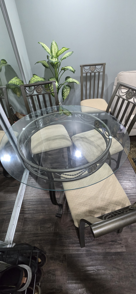 Metal dining table and 4 chairs set