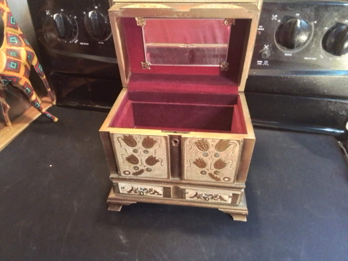 Vintage Mid Century Florentine Style Musical Jewelry Chest Box - photo 3