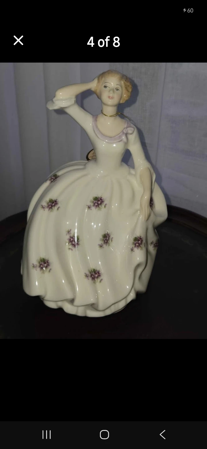 Estate Sale: Royal Doulton Figurines - Pretty Ladies Collection - photo 3