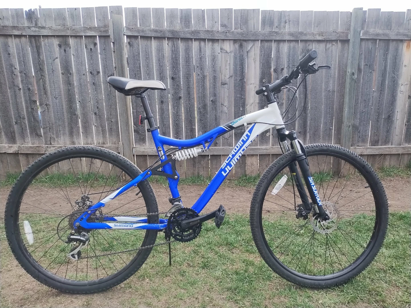 Schwinn Grande 6.2 Mountain Bike