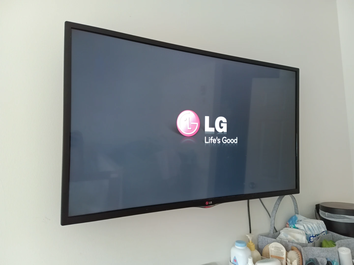 44 inches LG Cinema 3D Smart TV - photo 4