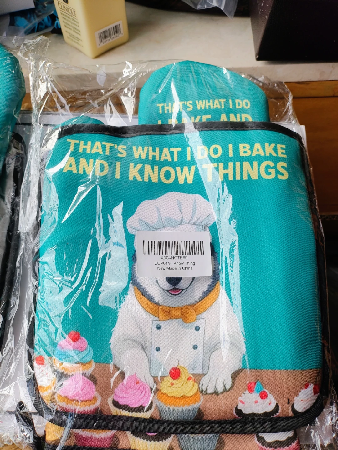 Funny Oven Mitt & Pot Holder Set, Kitchen Gifts for Dog Lovers - photo 3