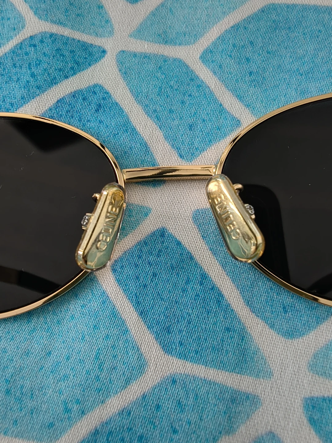 Celine CL40235U Gold Sunglasses - photo 4