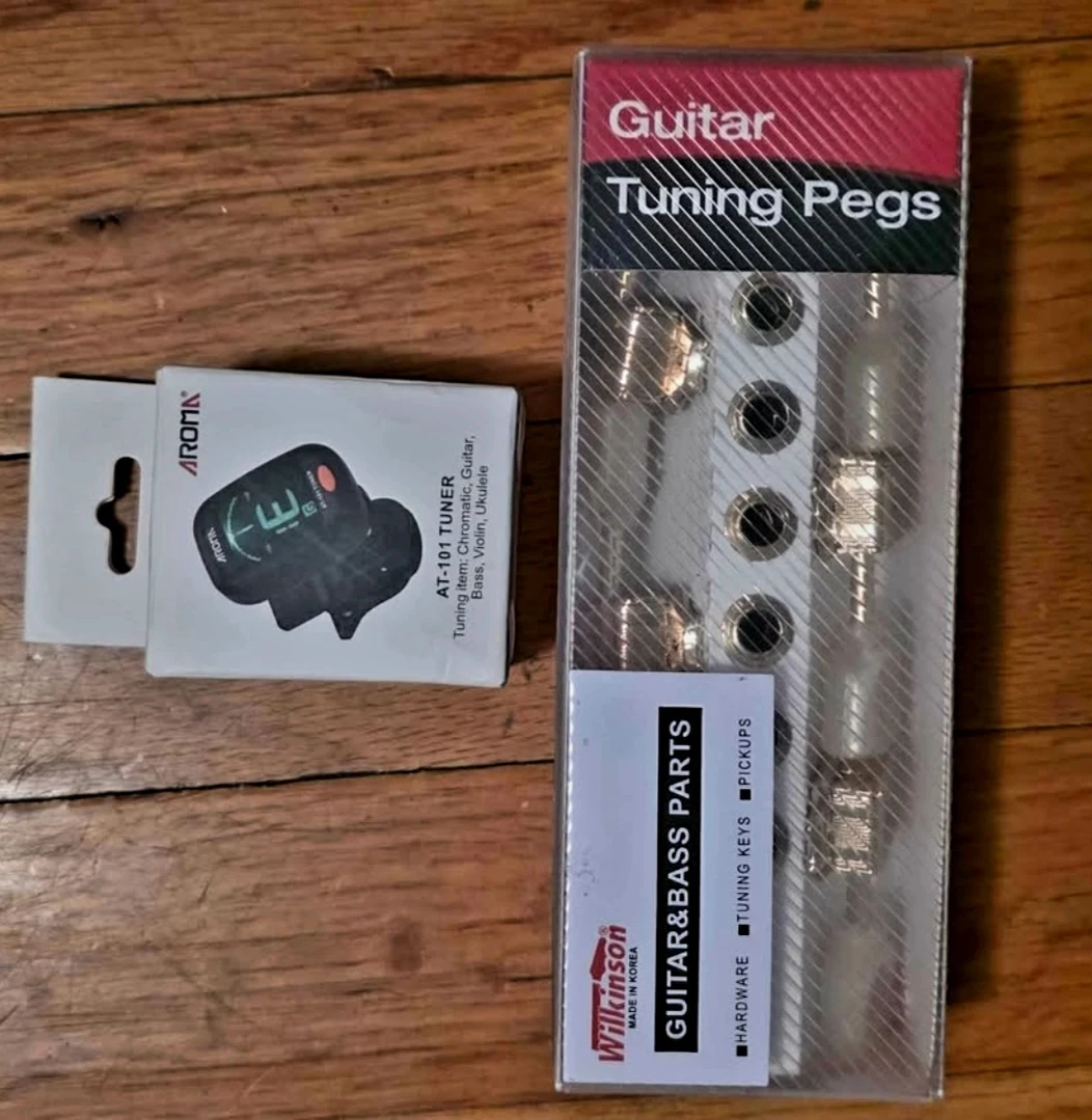 Wilkinson Guitar Tuning Pegs and Aroma AT-101 Tuner