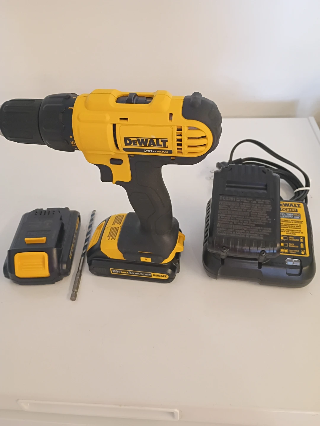 DeWalt 20V Max Drill Kit - photo 3