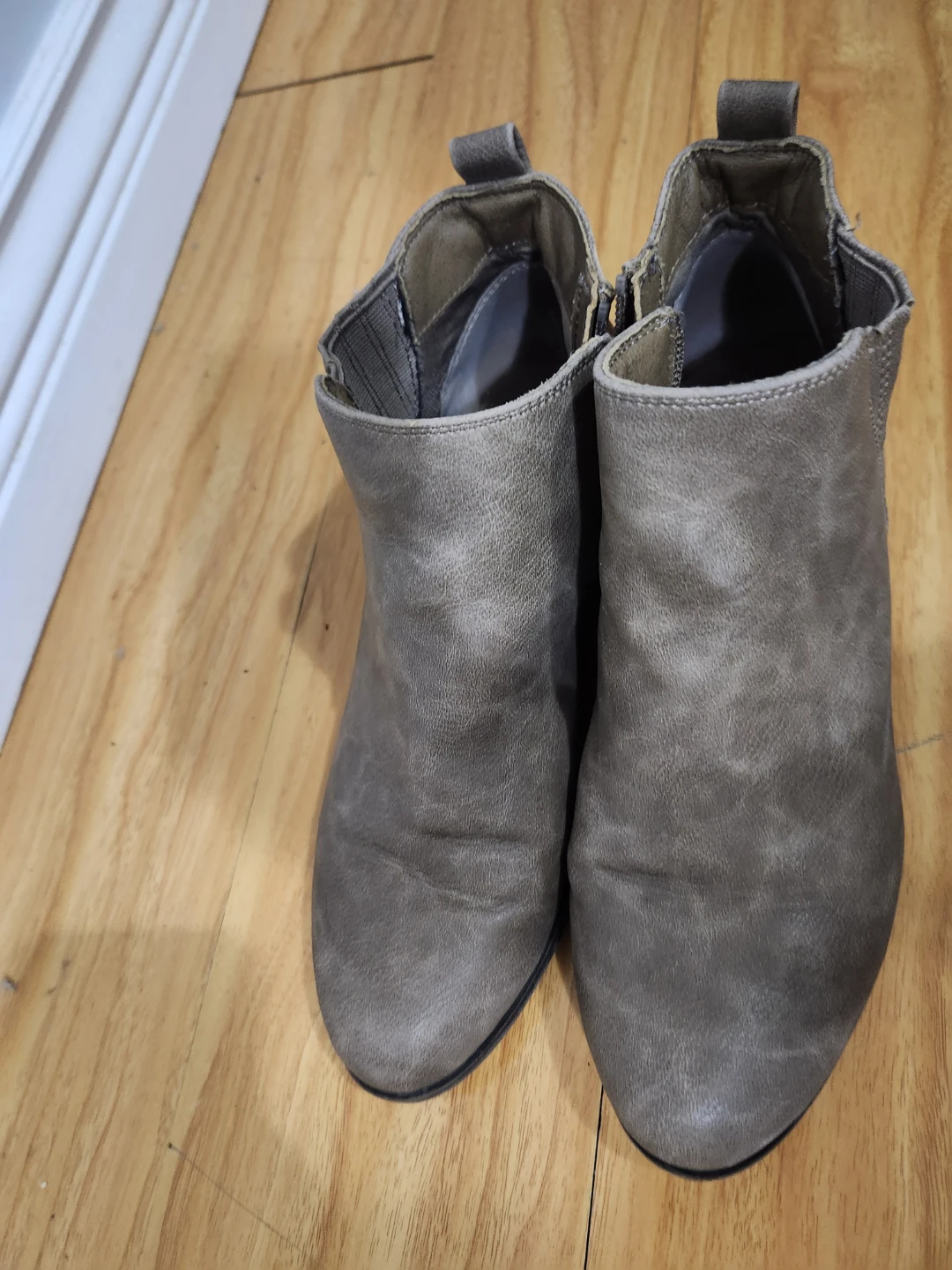 Denver hayes Grey Ankle Boots