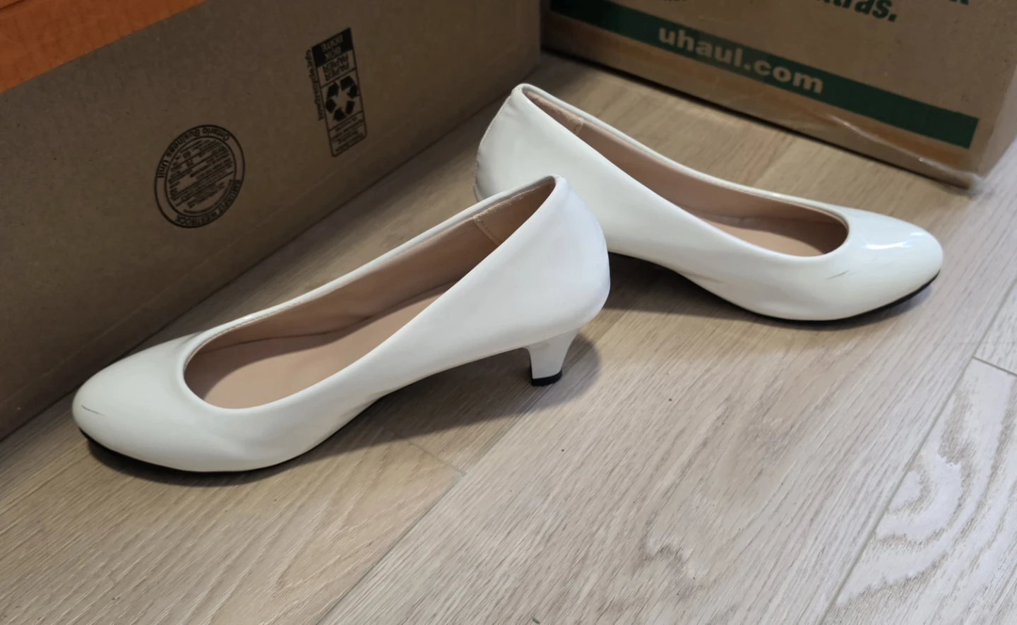 COSPLAY White Synthetic Kitten Heel Pumps - photo 2