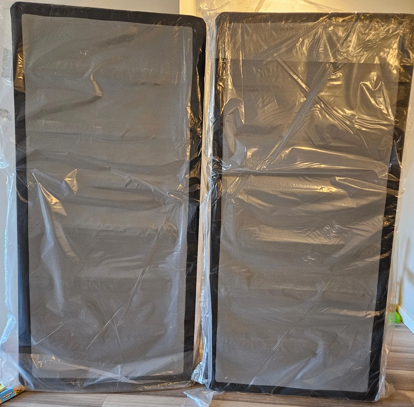Two Twin Box Springs springwall - photo 2