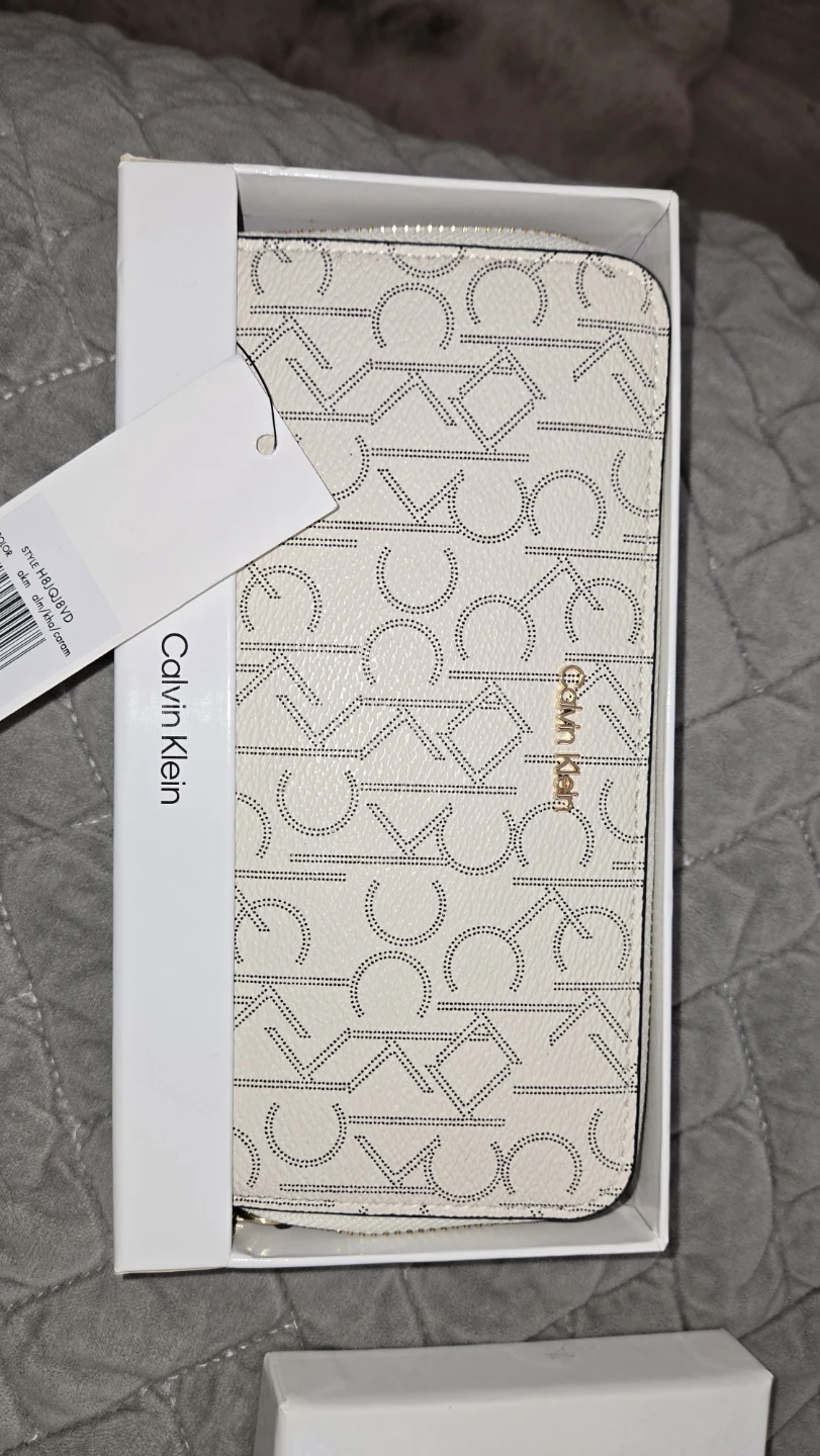 Calvin Klein Zip Around Wallet - photo 2
