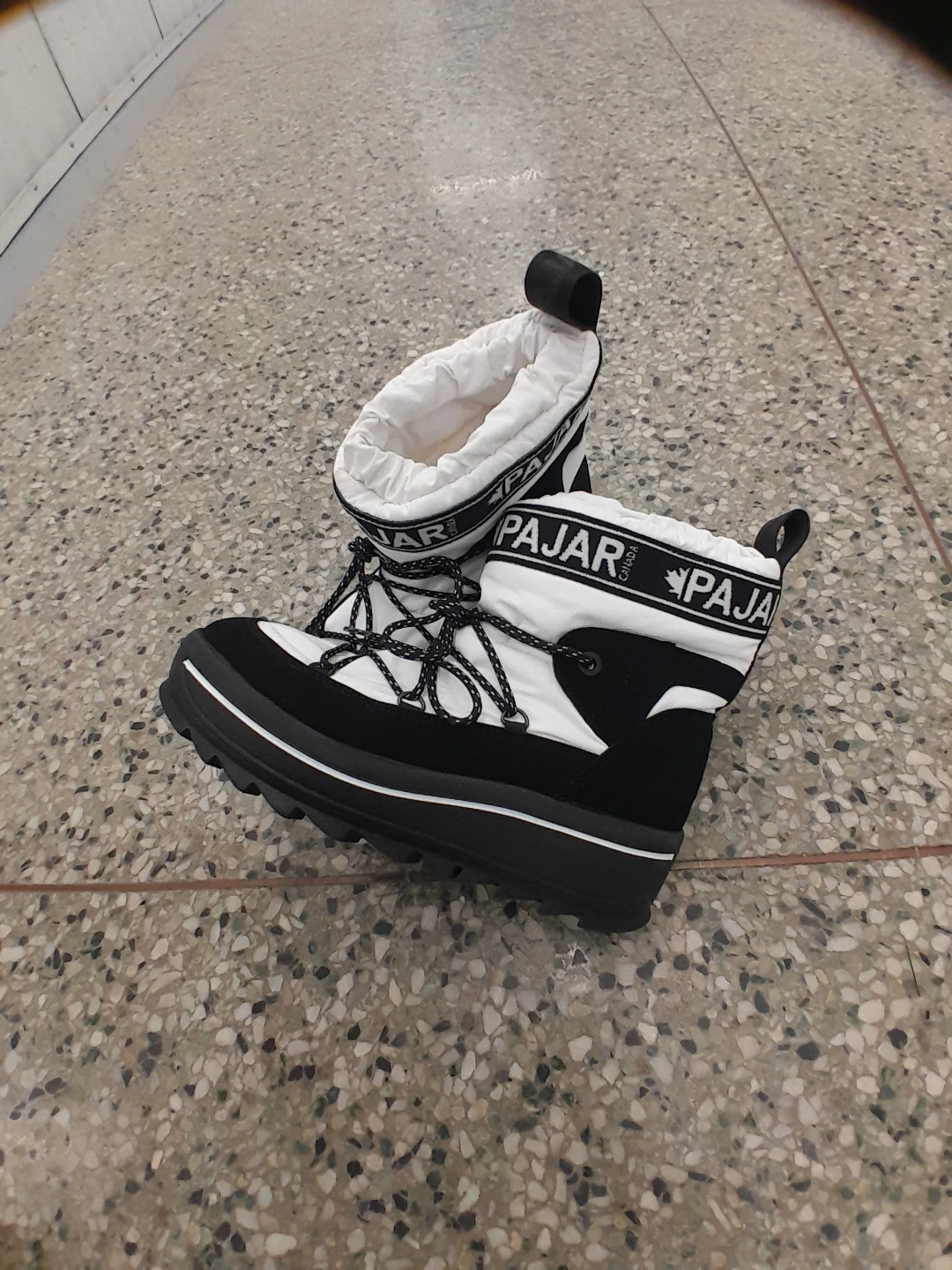 Pajar Canada Winter Boots Women's Size 7 - photo 3