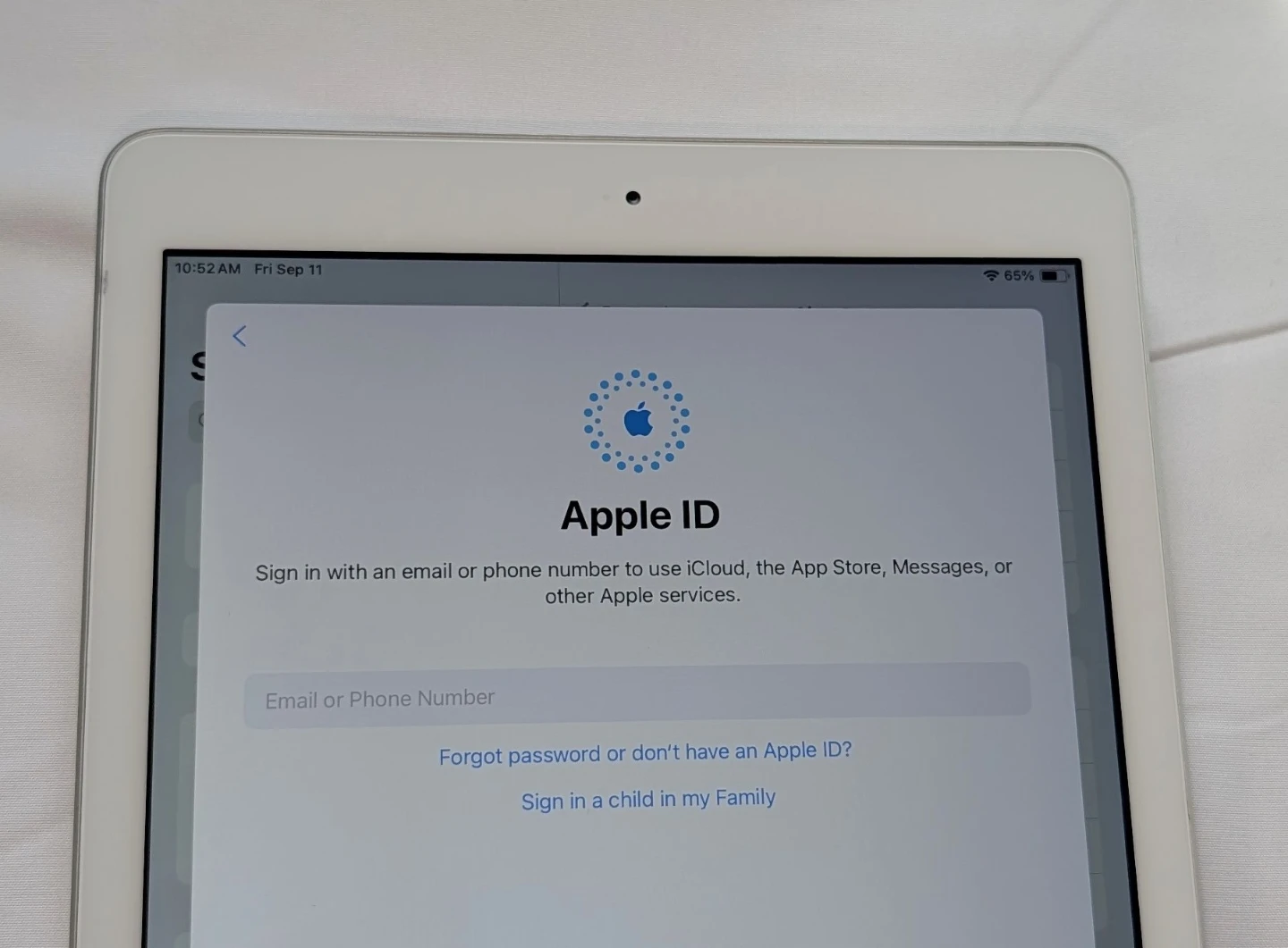 NICE APPLE iPad 6 6TH GEN 32GB WIFI - photo 3