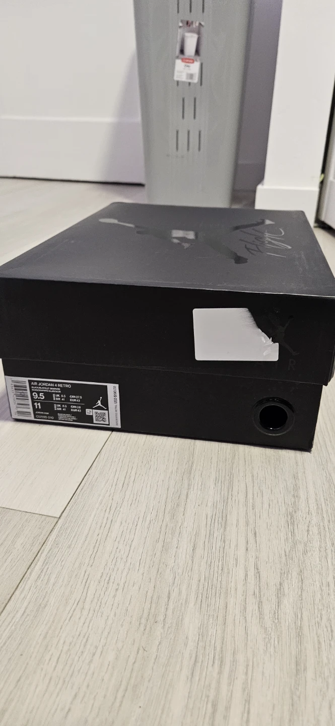 Air Jordan 4 Retro Black Cat Size 9.5 - photo 2