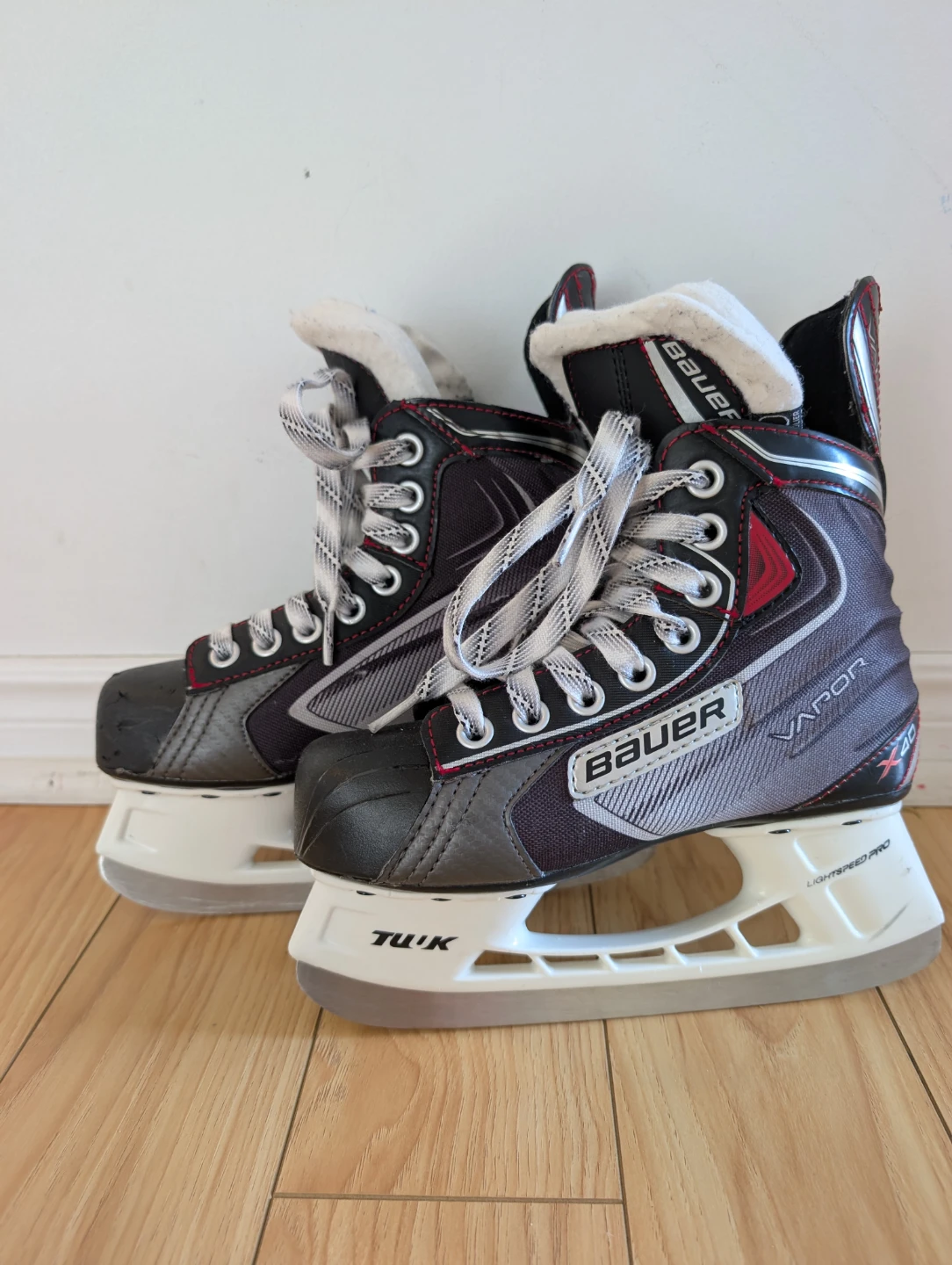 Kids Skates ⛸️ Bauer Vapor X40 Ice Skates Size 1, US 2