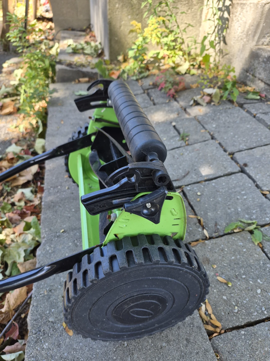DuroStar Manual Reel Mower - photo 4