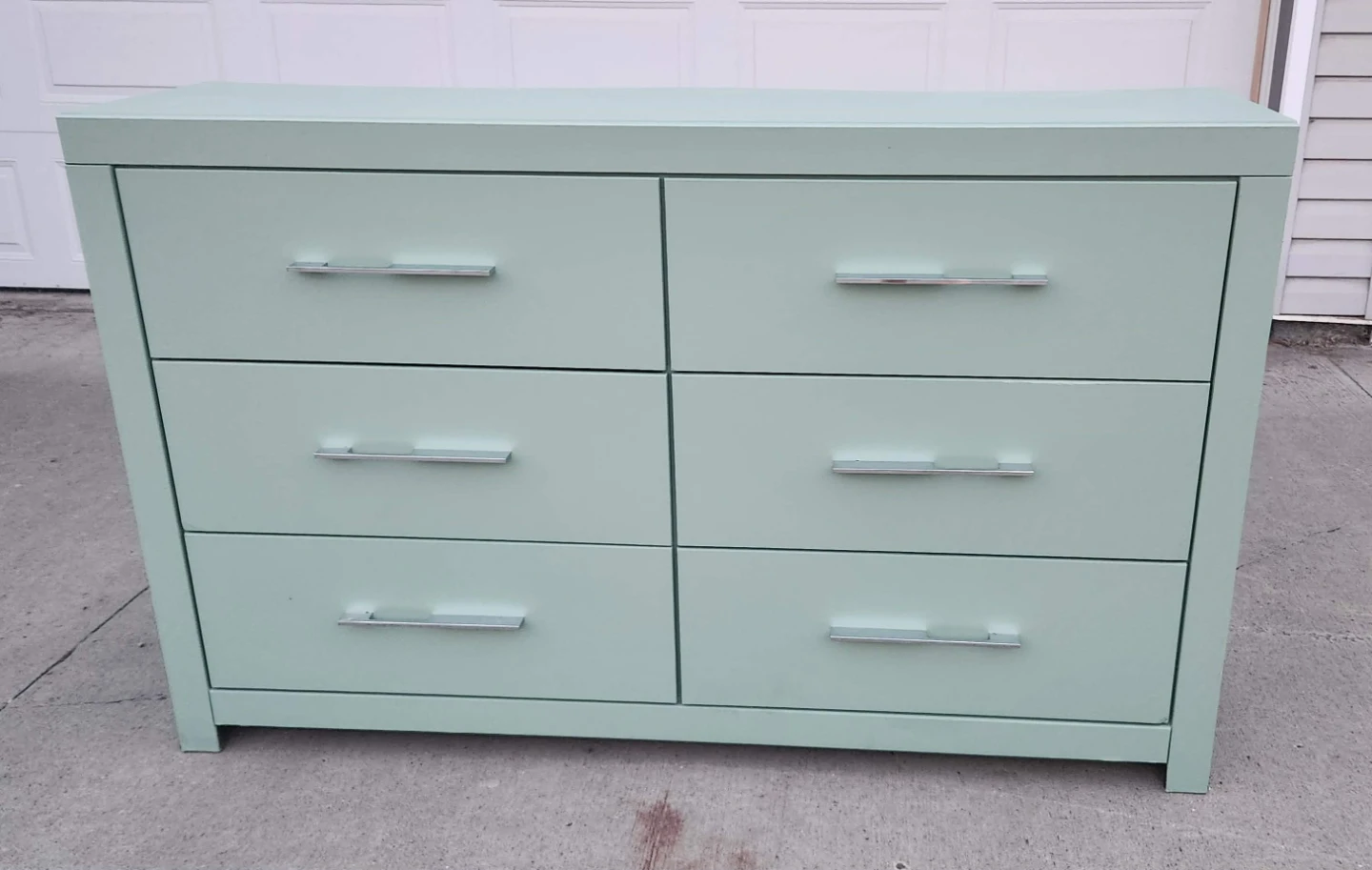 Light Green 6-Drawer Dresser