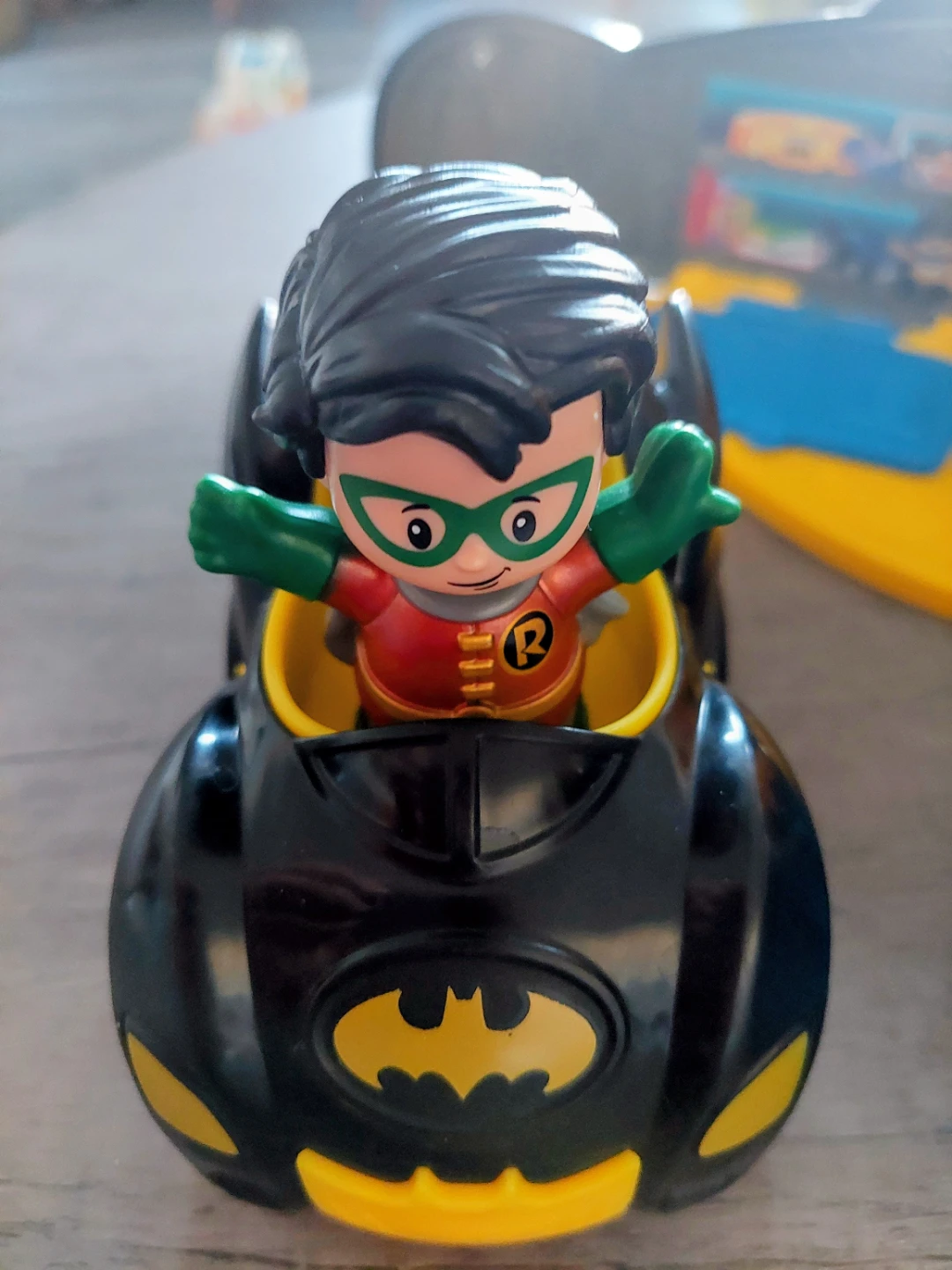 Fisher-Price Little People Batman Batmobile and Playset - photo 4