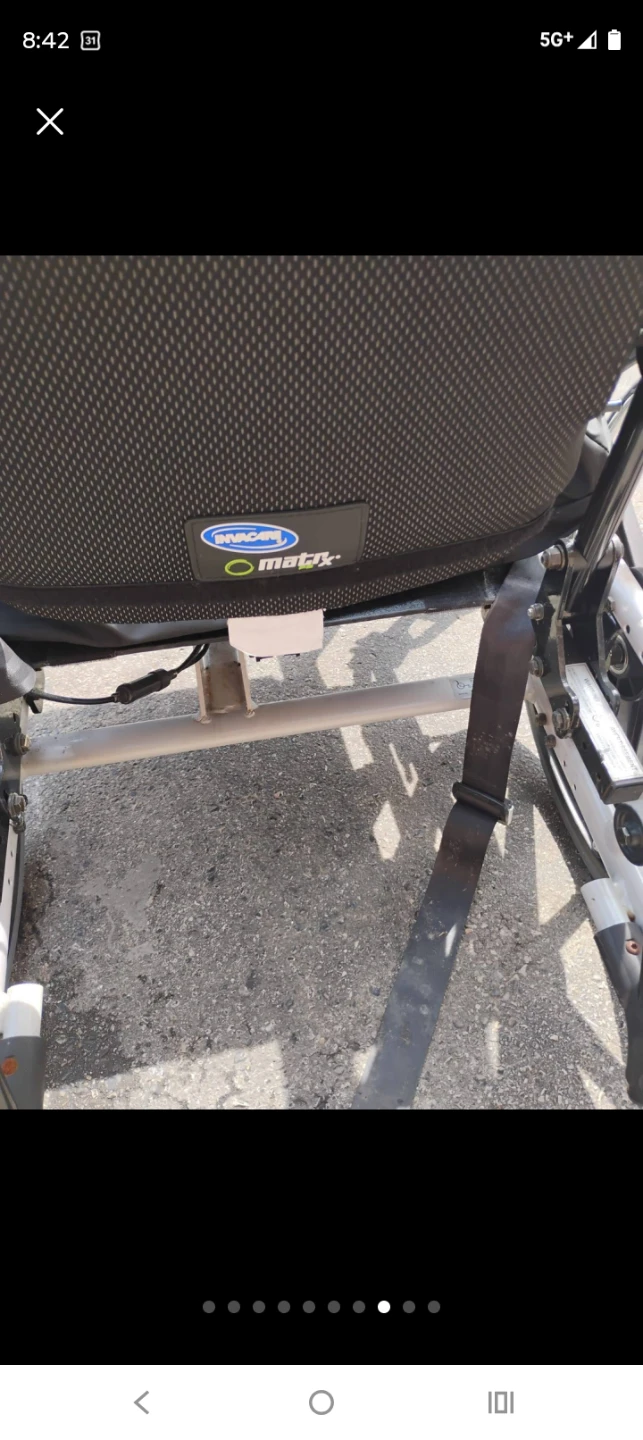 Invacare Matrx Wheelchair w/Attachments/ROHO Cushion - photo 5