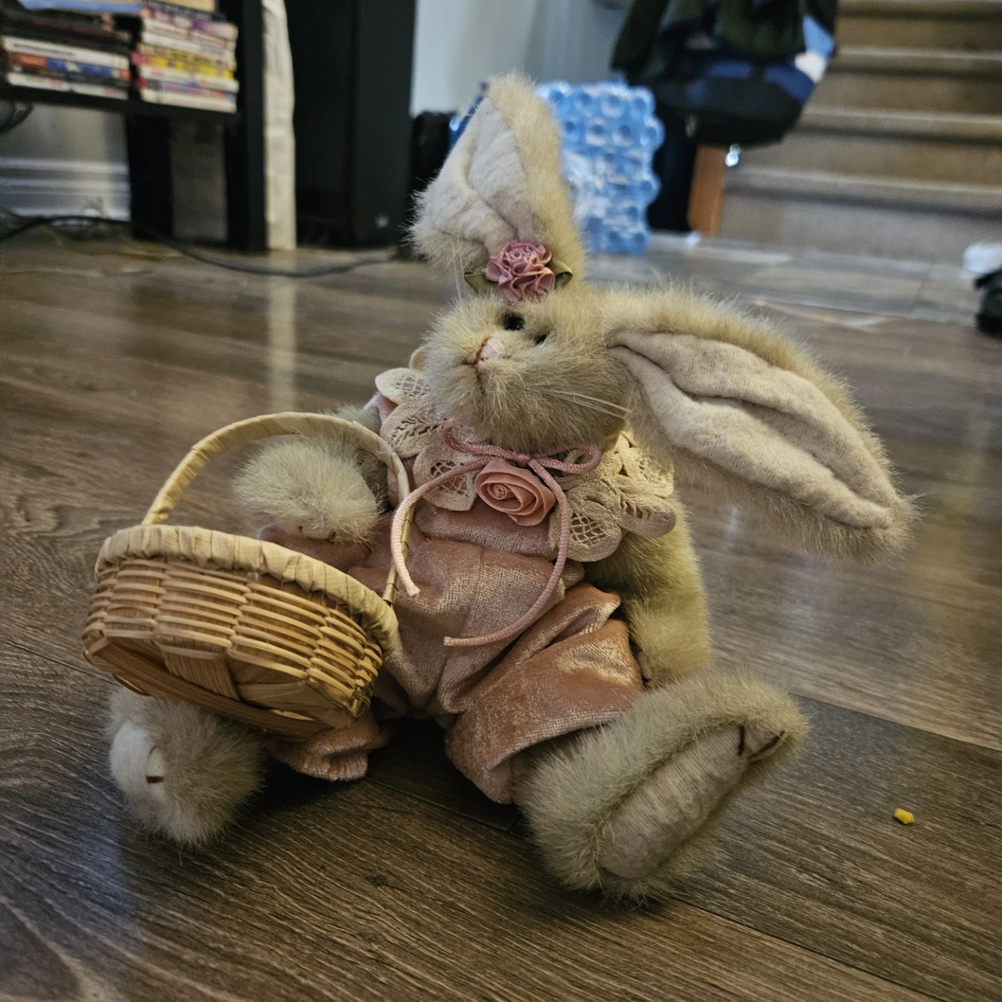 Vintage plush bunny with basket - photo 3