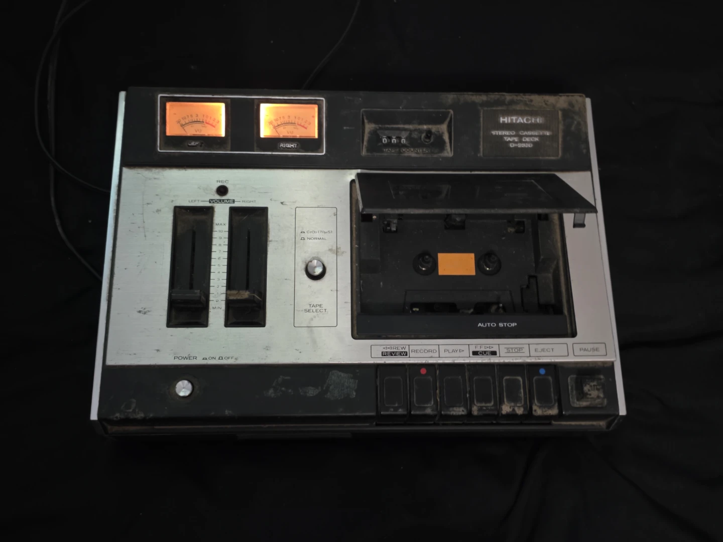 Hitachi D-2310 Stereo Cassette Tape Deck - photo 2