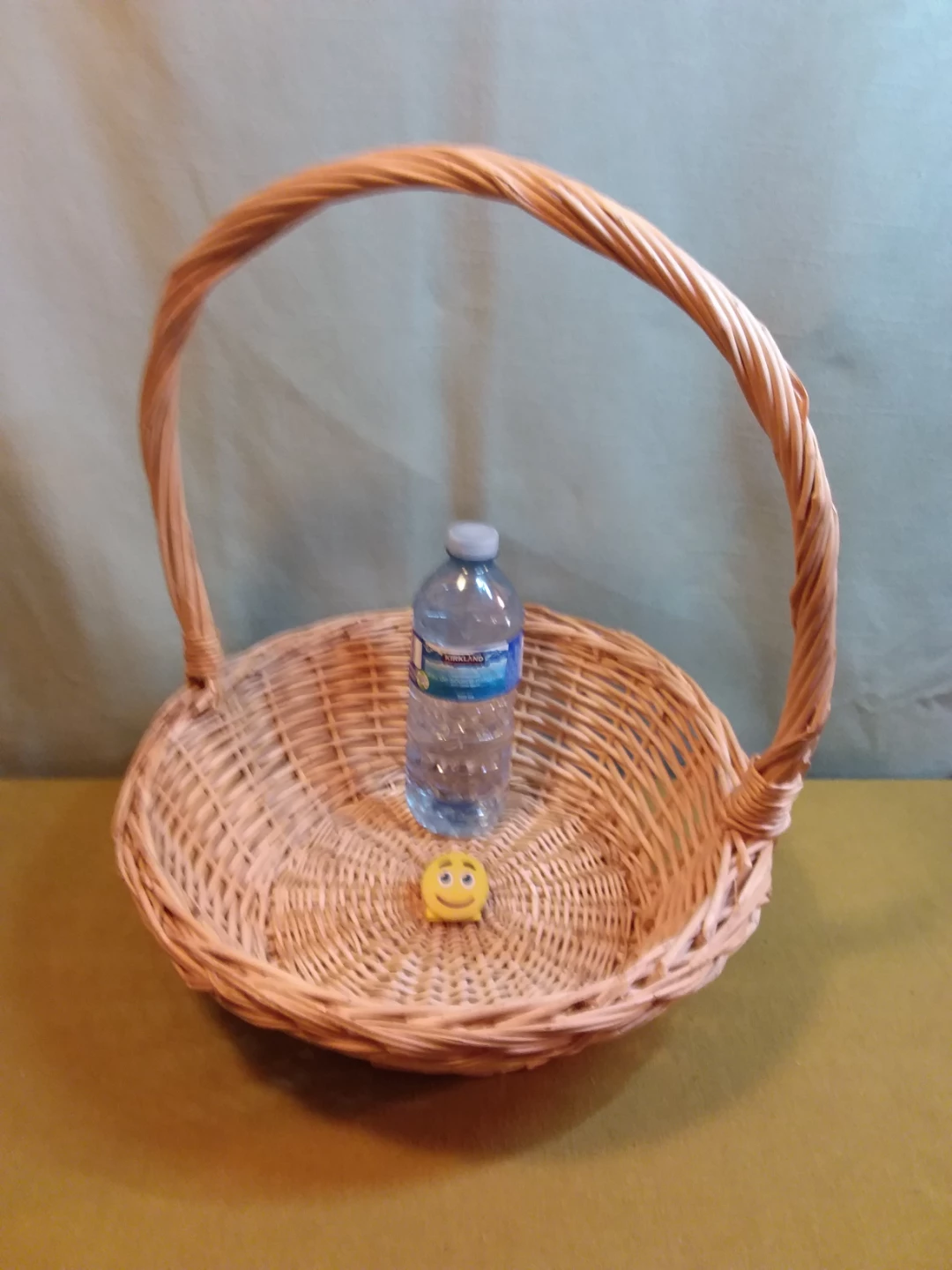 🏈 🧺 Like 🆕 Large Wicker Basket with Handle