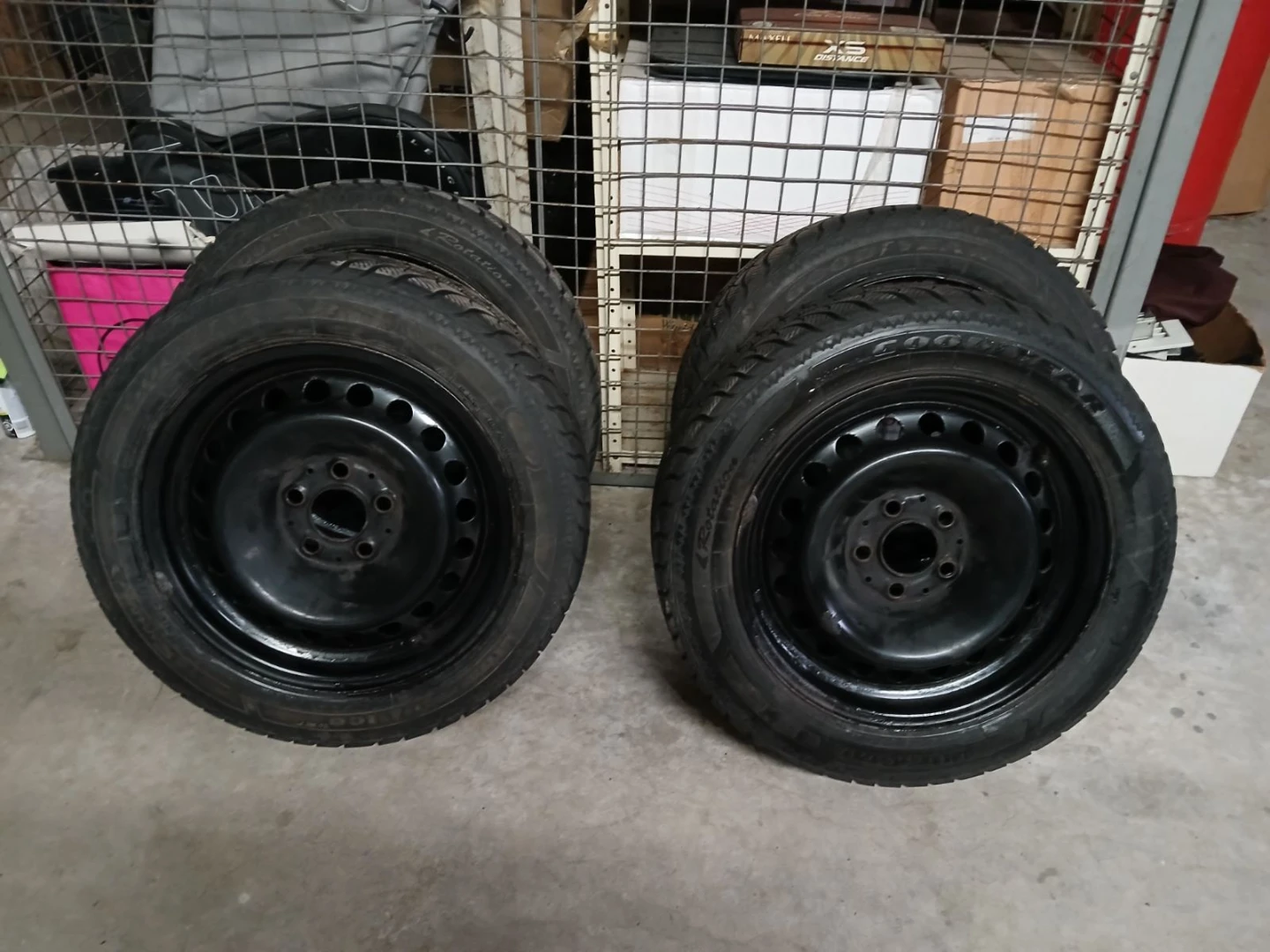 Set of 4 Goodyear Winter Tires 205/55R16 - photo 2