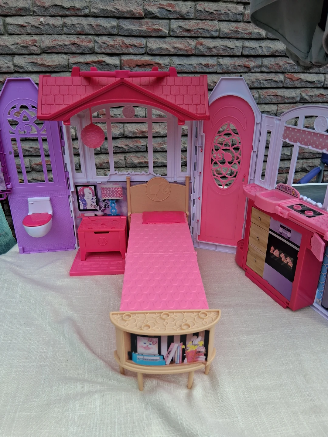 Barbie Portable Dollhouse