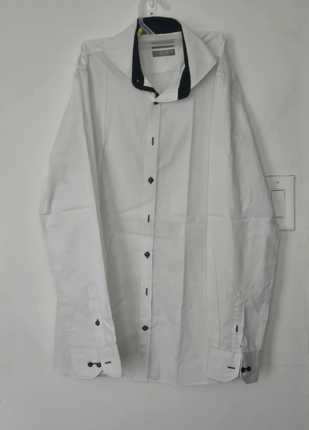 6 long-sleeved button-down Shirts