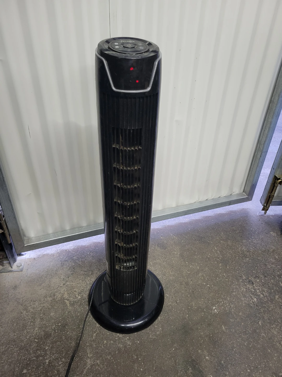 Pelonis Black Tower Fan