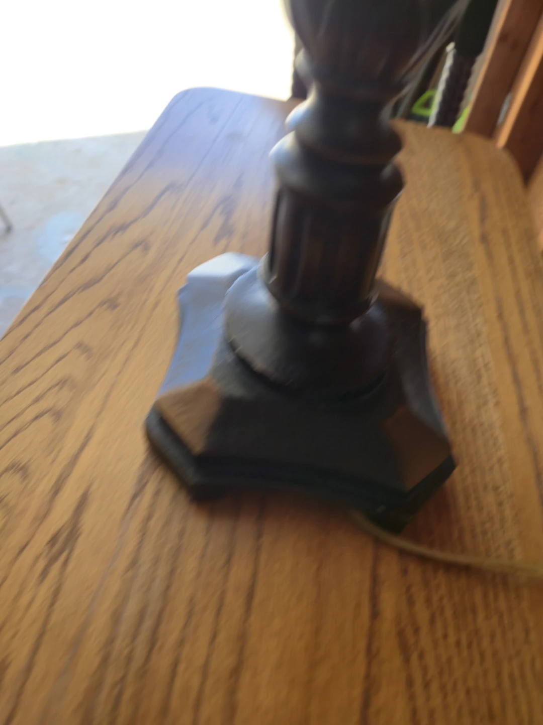 Traditional Table Lamp with Frosted Glass Shade - photo 4