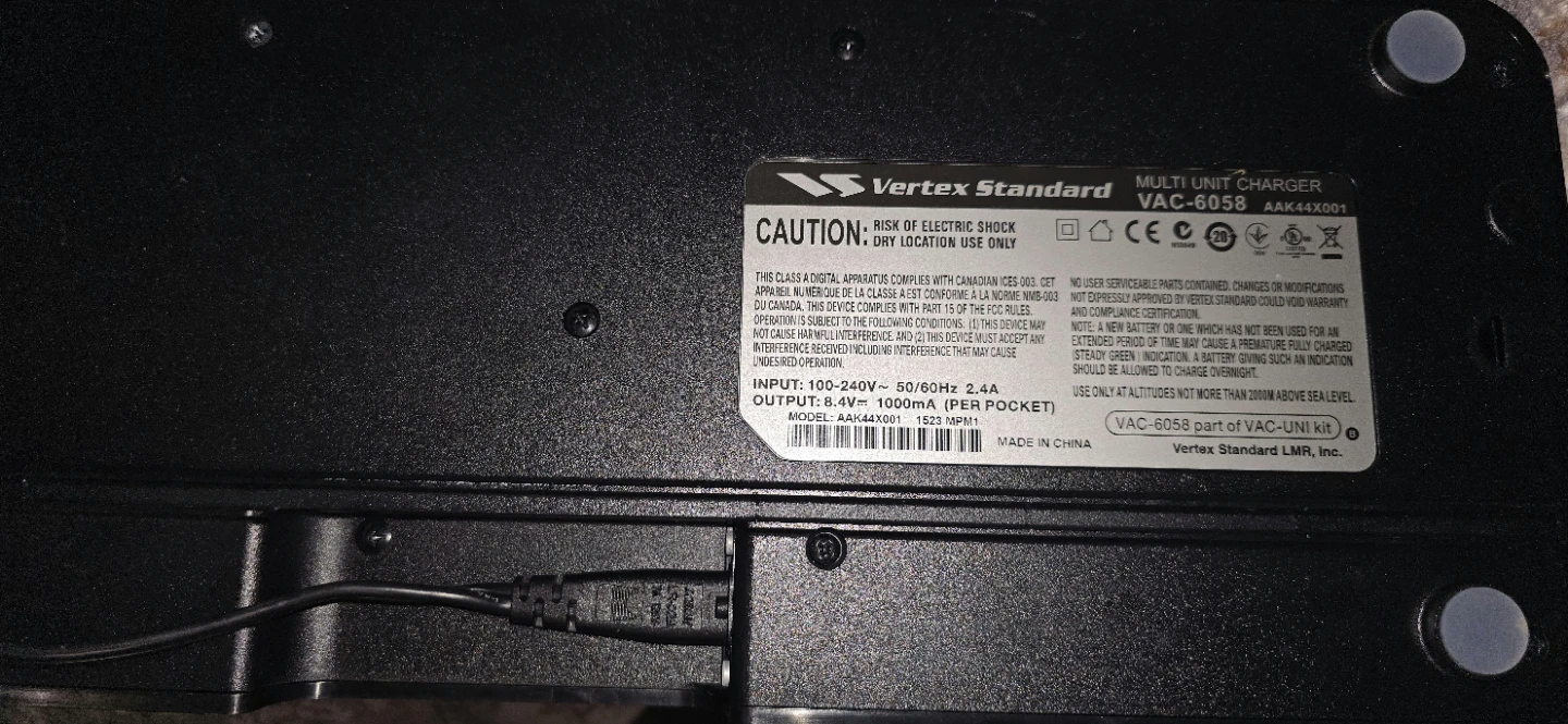 VX-261 3 charger docks - photo 2