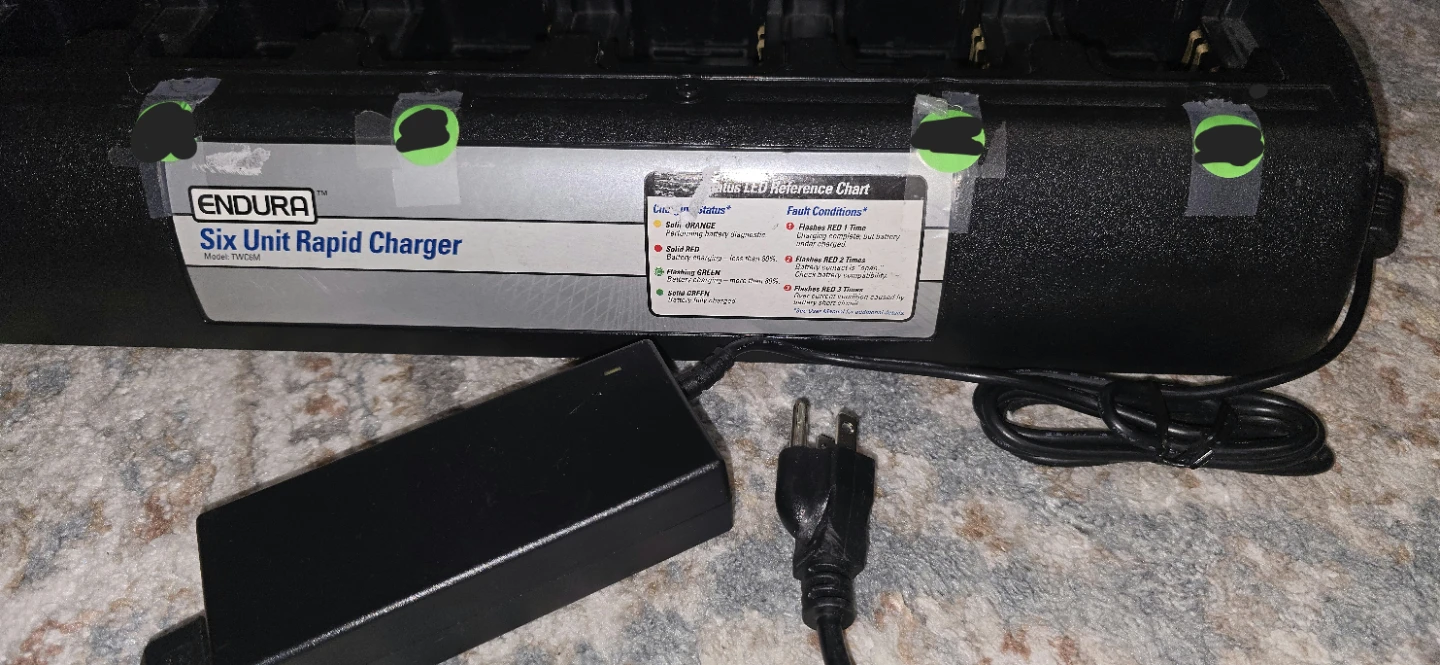 VX-261 3 charger docks - photo 4