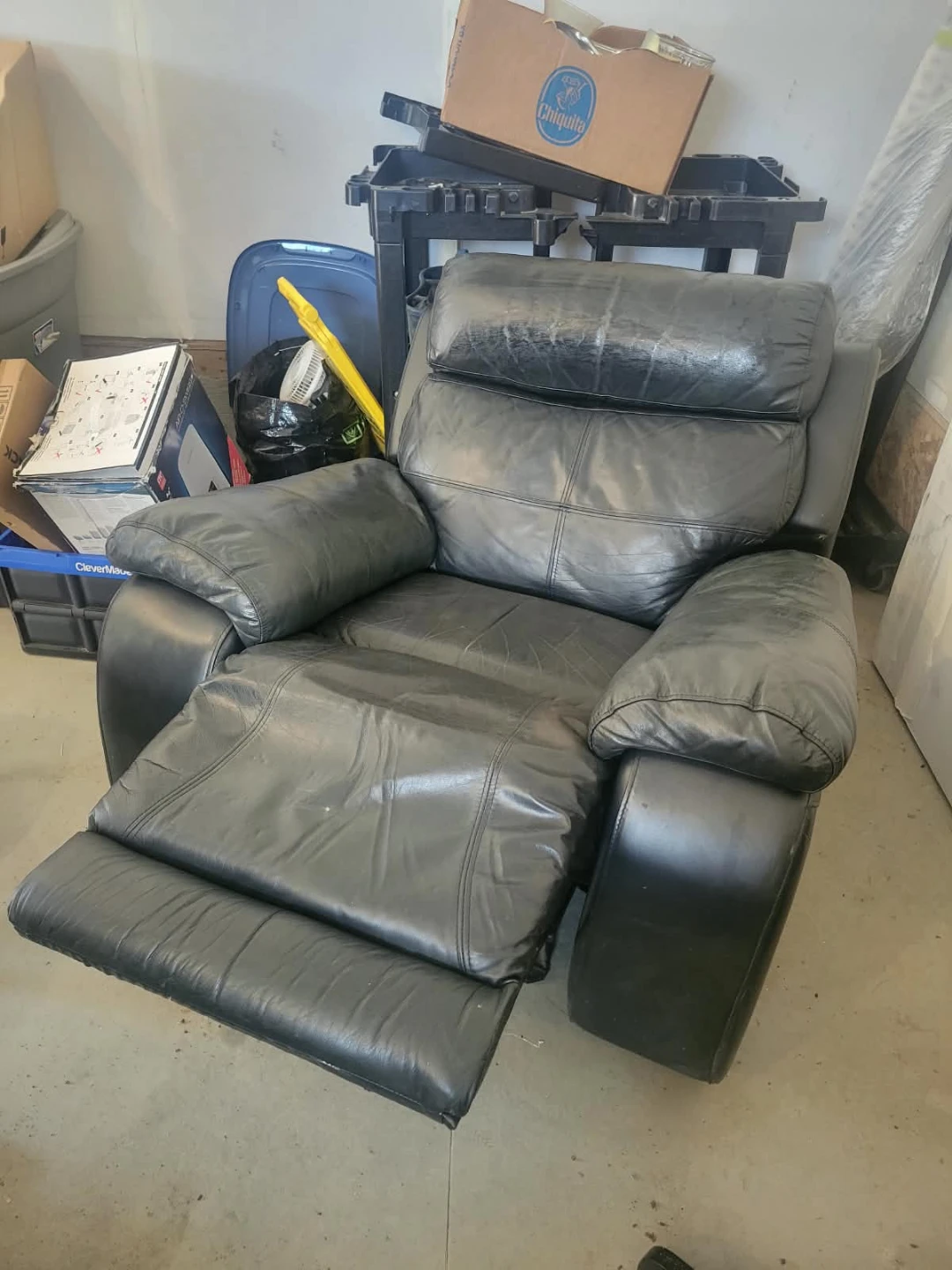 Black Leather Recliner Chair - photo 4