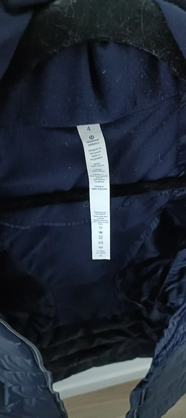 Lululemon Down Puffer Vest Navy Size 4 - photo 3