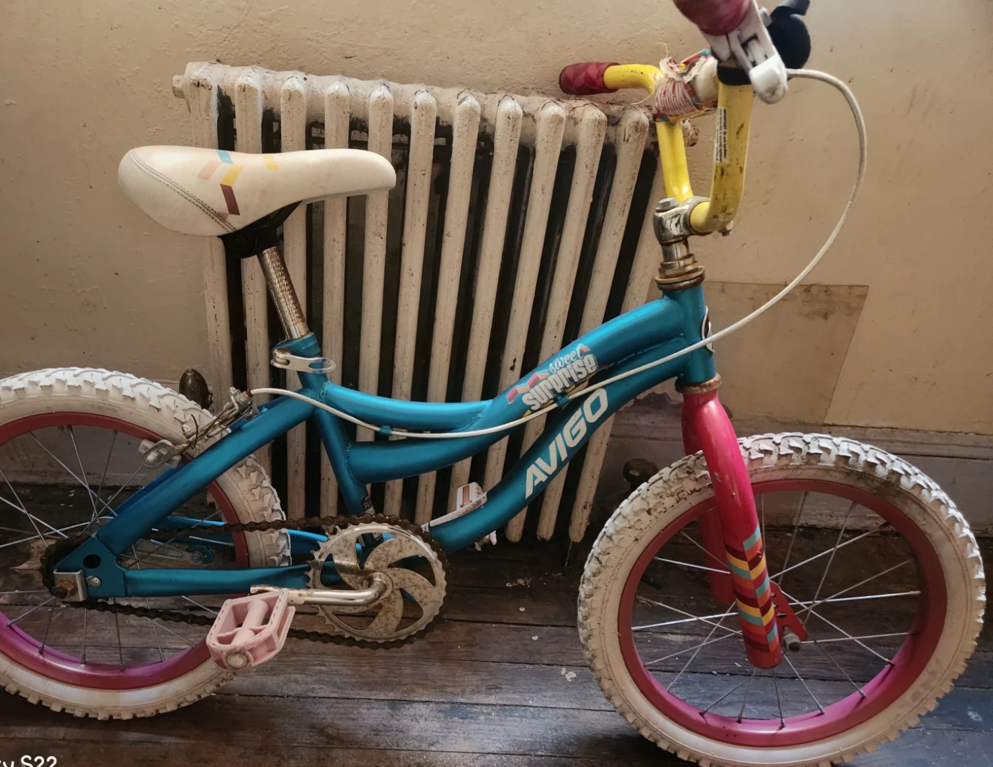 Avigo Sweet Surprise 16" Girls BMX Bike – Teal / Pink / Yellow