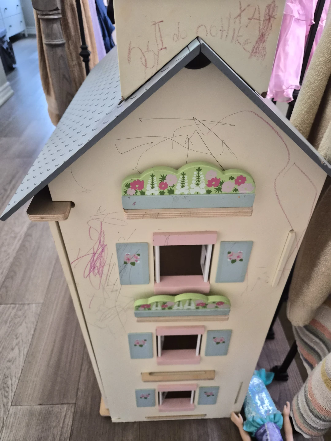 Wooden dollhouse - photo 3